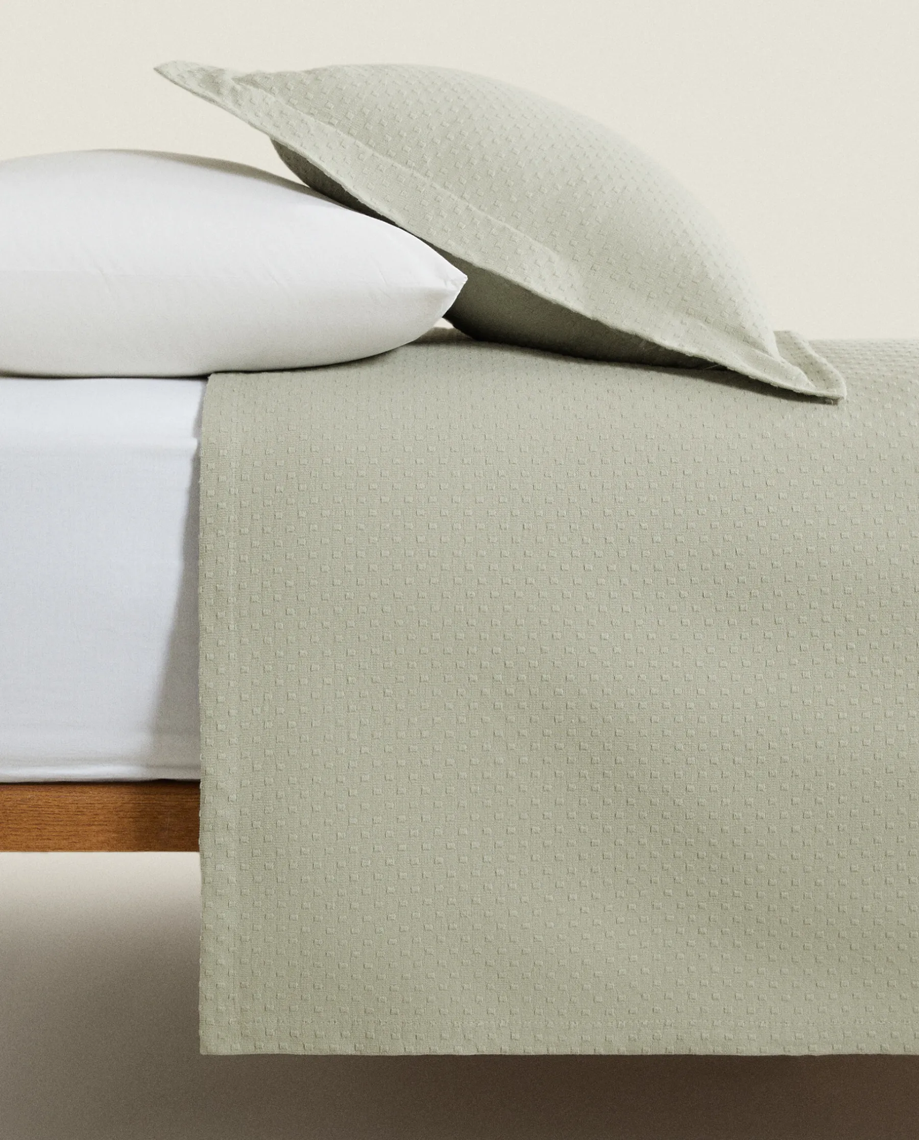 ZARA Home Bedspread With Polka Dot Design