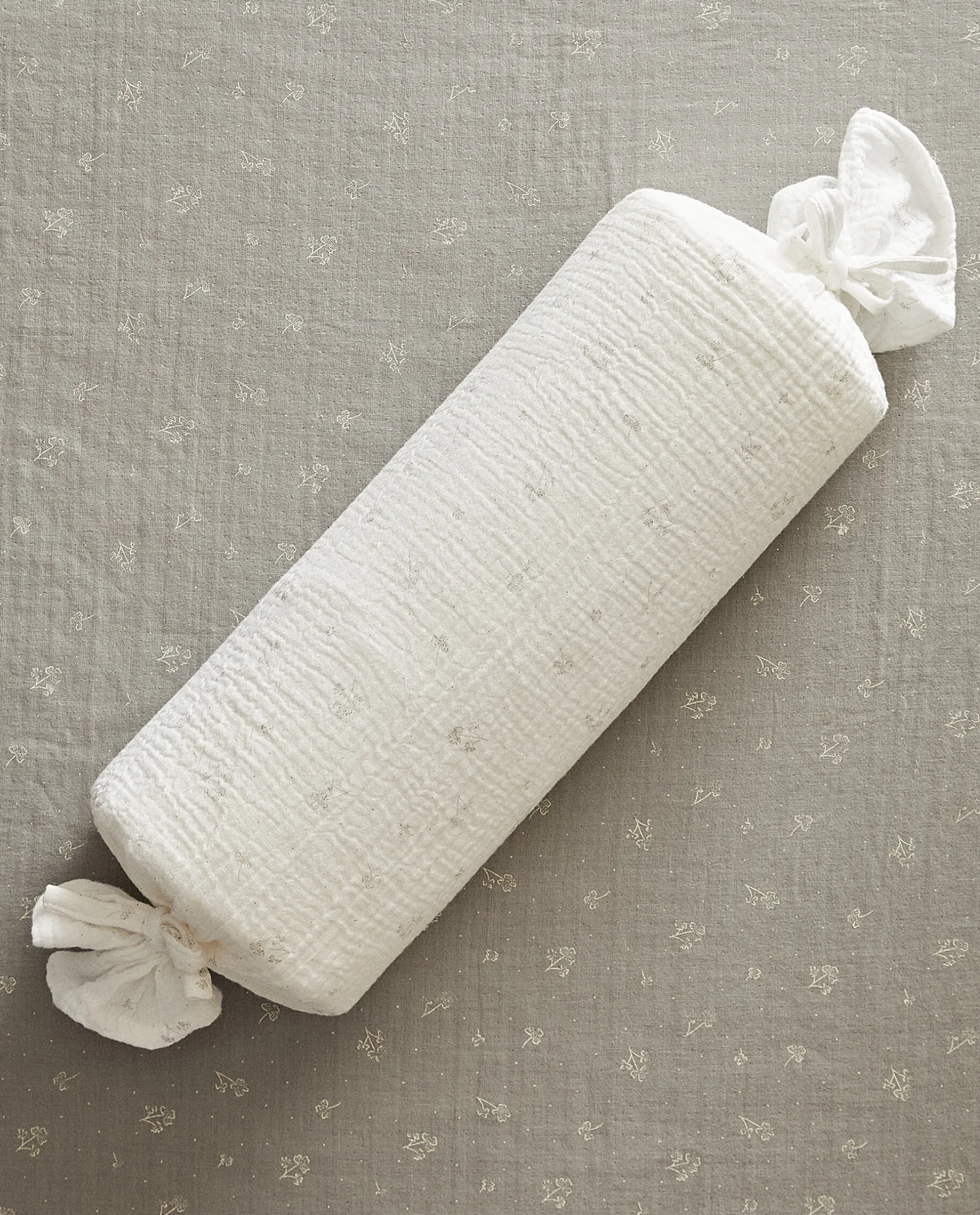 ZARA Home Clover Bolster Cushion