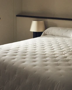 ZARA Home Dotted Quilt