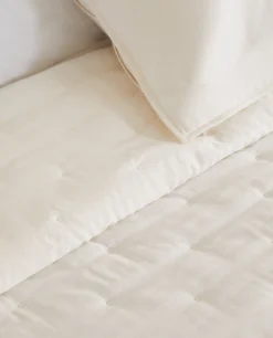 ZARA Home Dotted Quilt