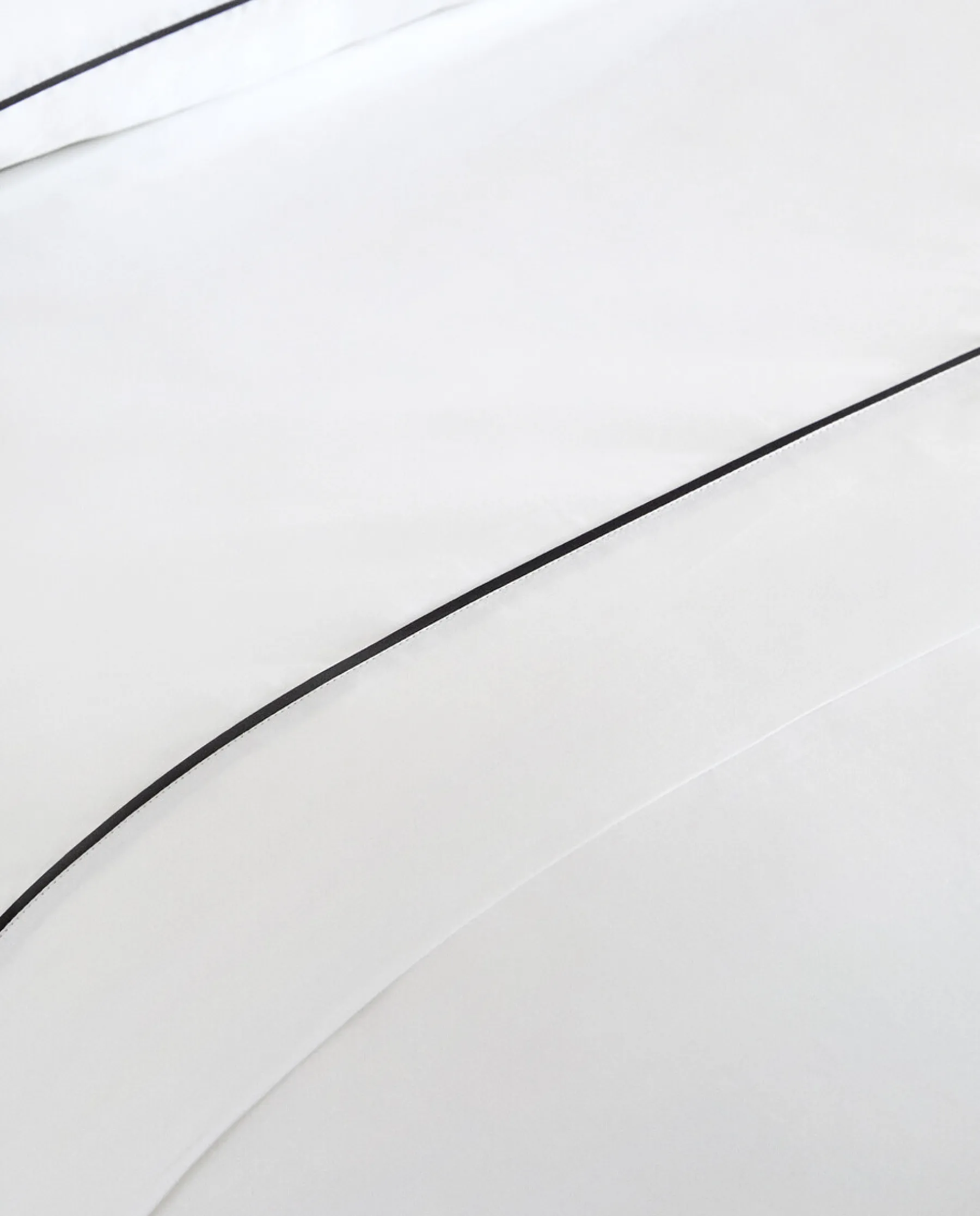 ZARA Home Duvet Cover With Colored Piping Detail