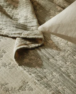 ZARA Home Floral Jacquard Blanket