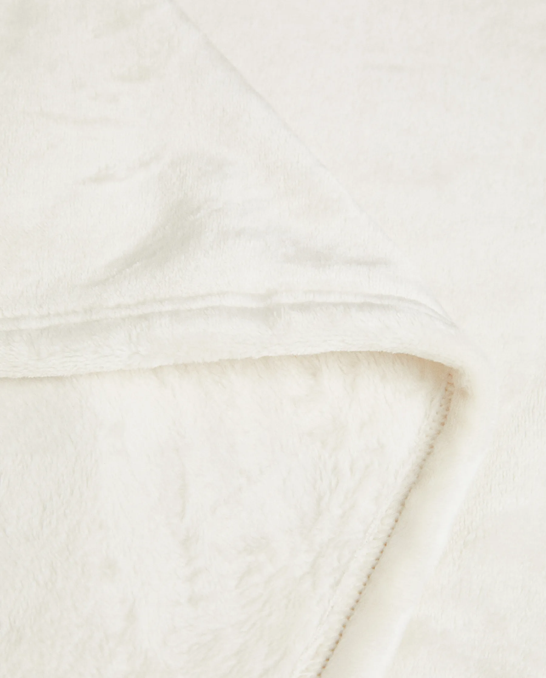 ZARA Home Fringed Soft-Touch Blanket