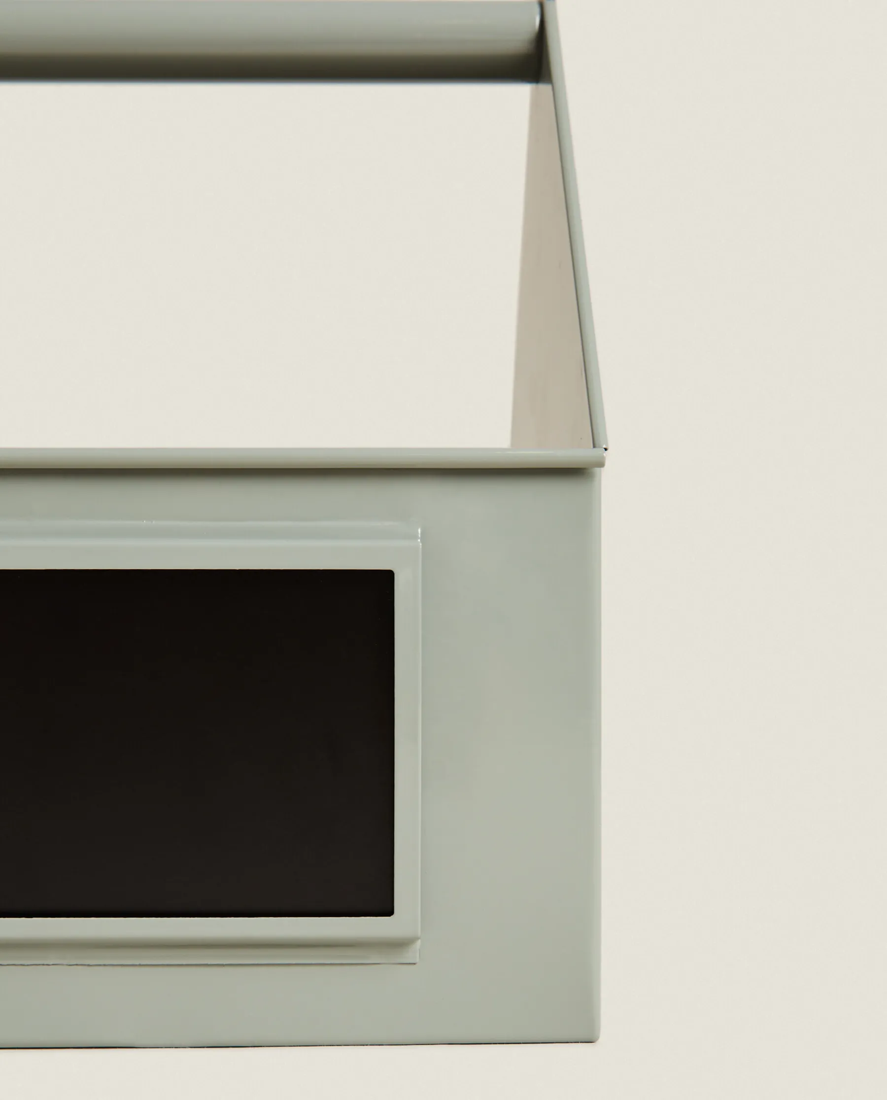 ZARA Home Lacquered Steel Gardening Box