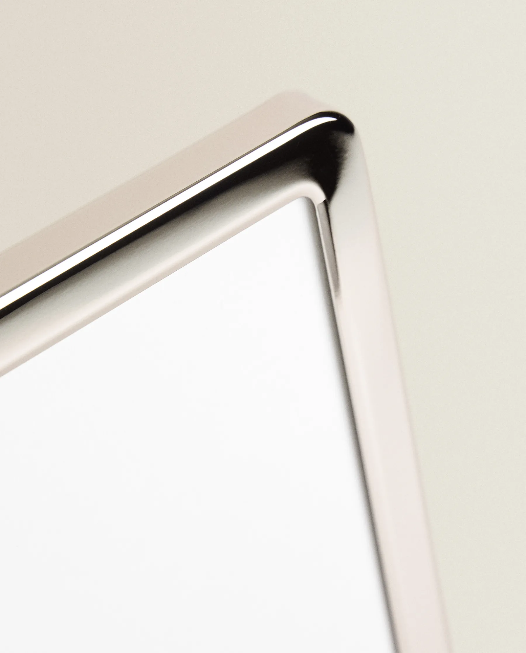 ZARA Home Metal Frame With Rounded Edges