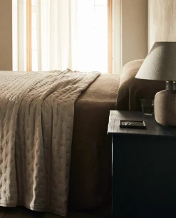 ZARA Home Quilted Quilt With Dots
