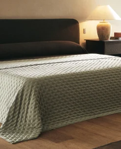 ZARA Home Quilted Quilt With Dots