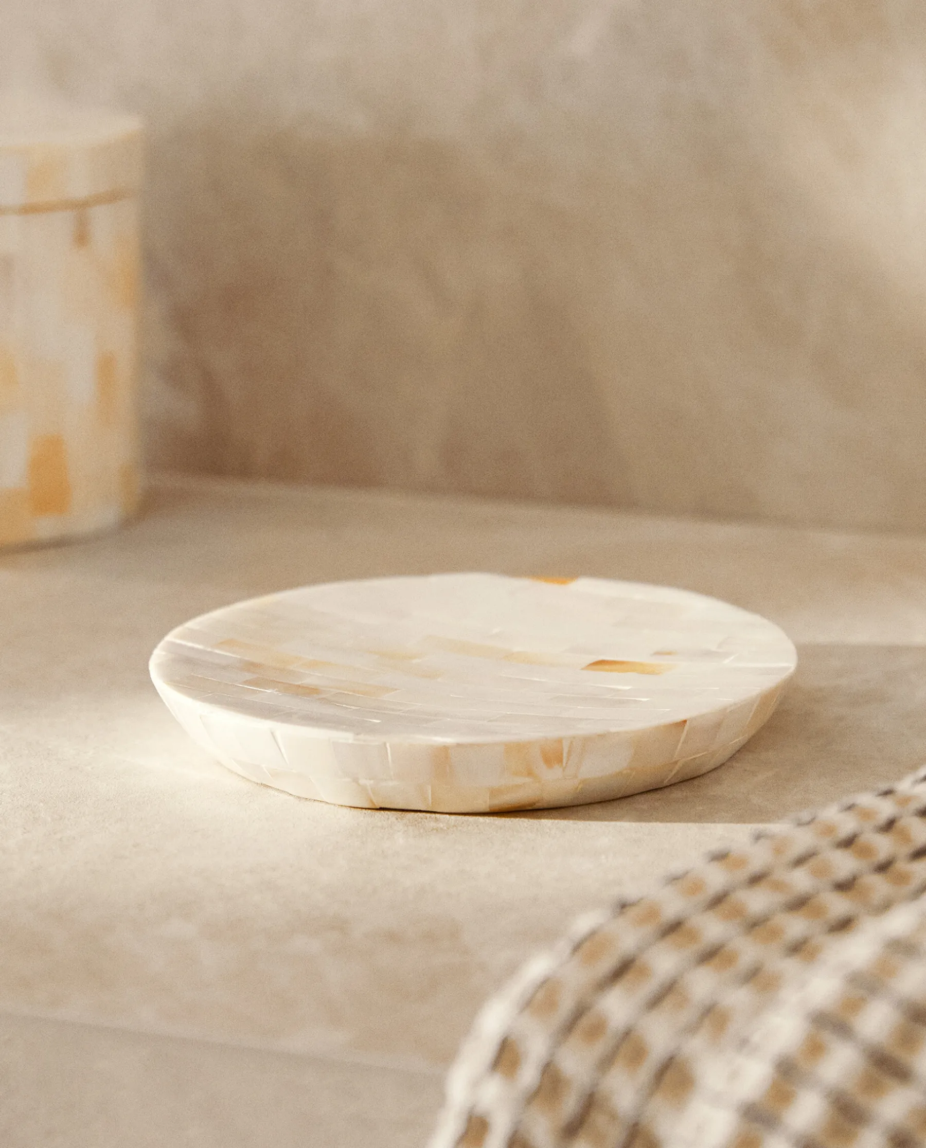 ZARA Home Round Mother-Of-Pearl Soap Dish