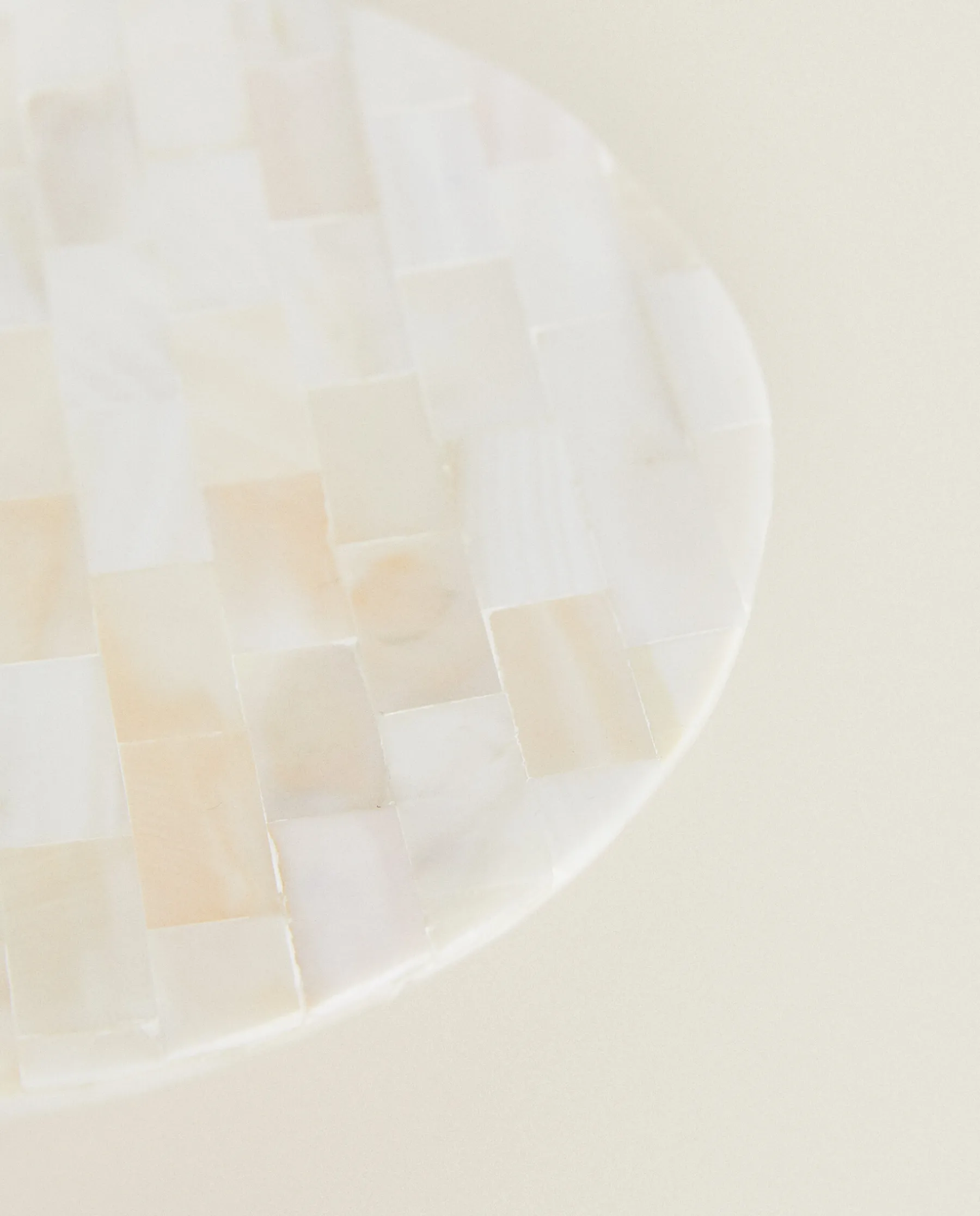 ZARA Home Round Mother-Of-Pearl Soap Dish