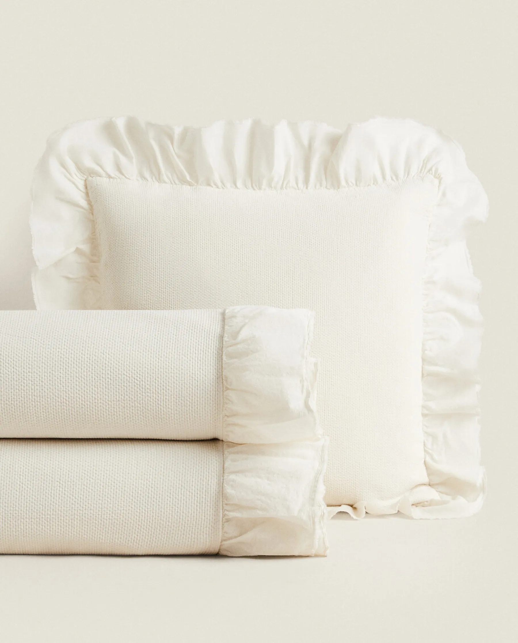 ZARA Home Ruffle Trim Bedspread