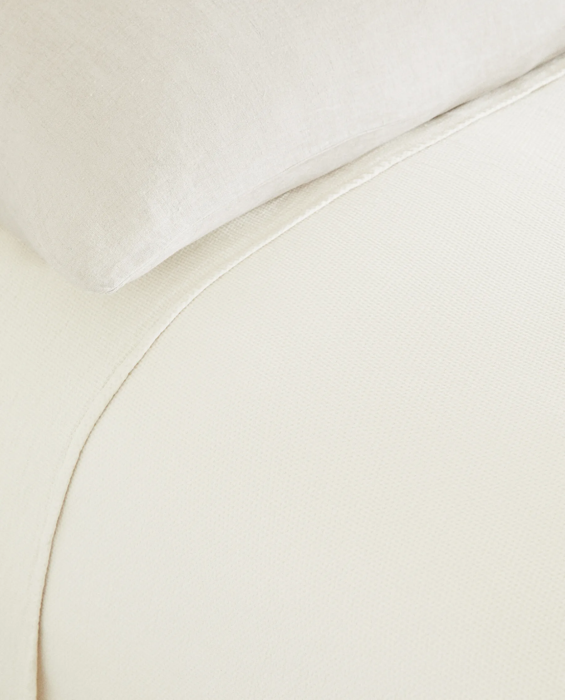 ZARA Home Ruffle Trim Bedspread