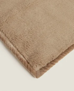 ZARA Home Short Faux Fur Blanket