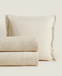 ZARA Home Textured Bedspread