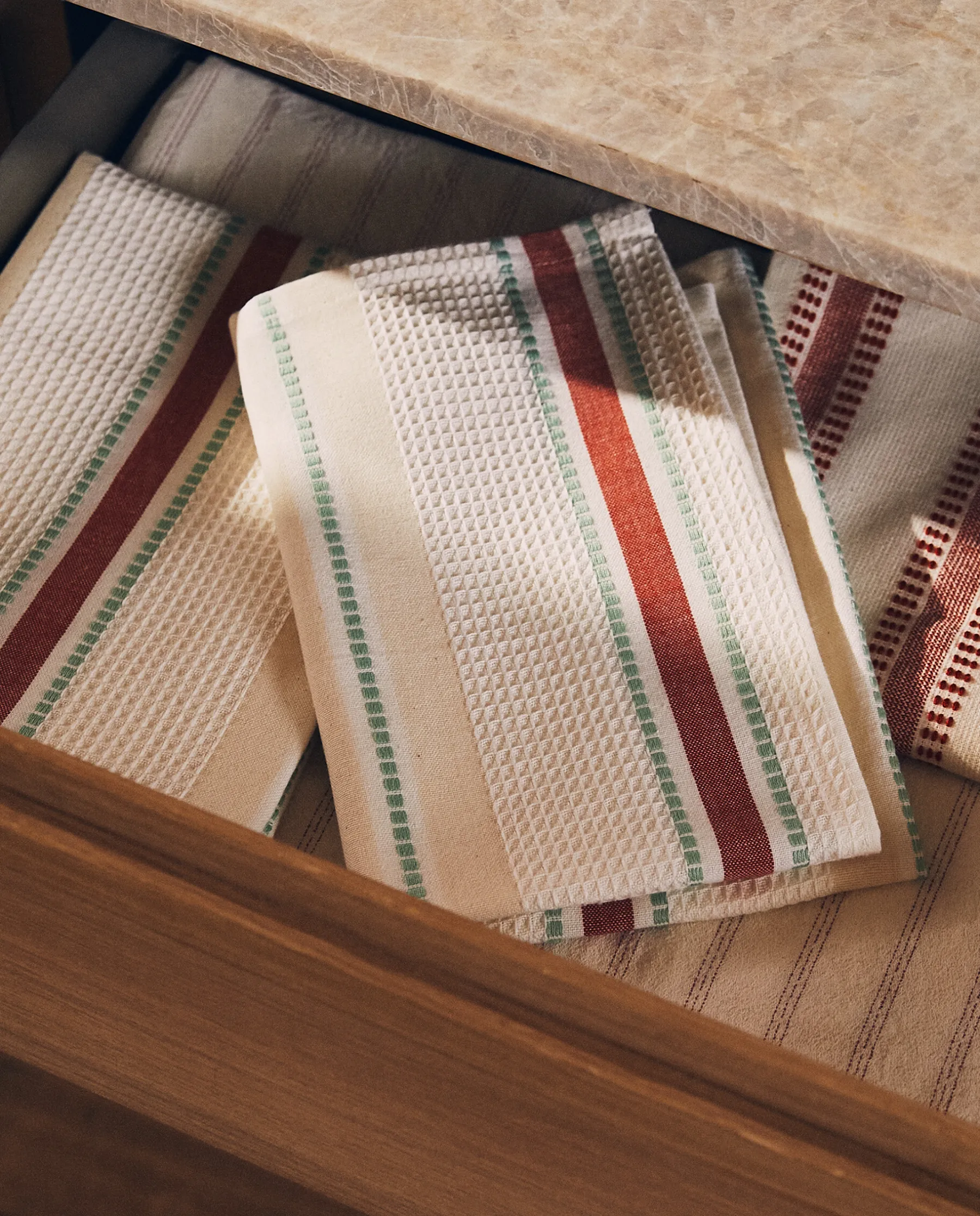 ZARA Home Waffle-Knit Cotton Kitchen Towel With Stripes (Pack Of 2)